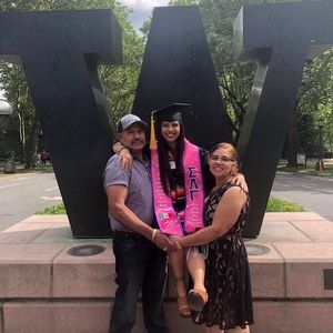 Meet your Posher, Kenia